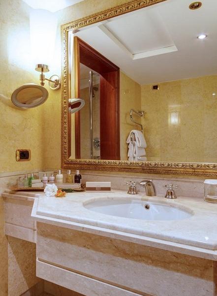 Excelsior Hilton