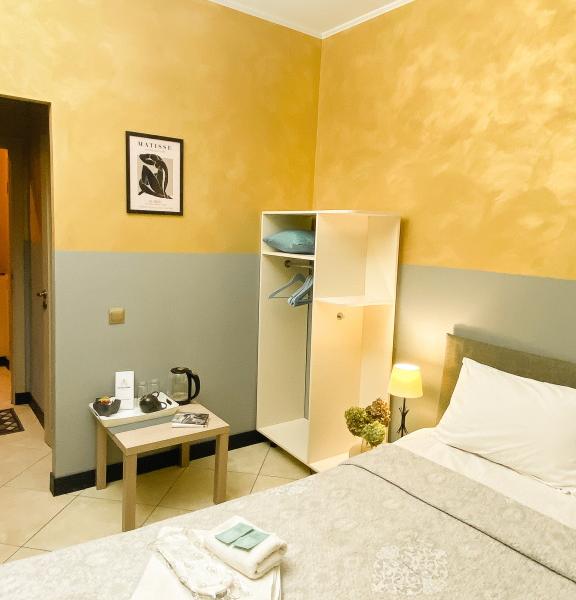 Goldie Home