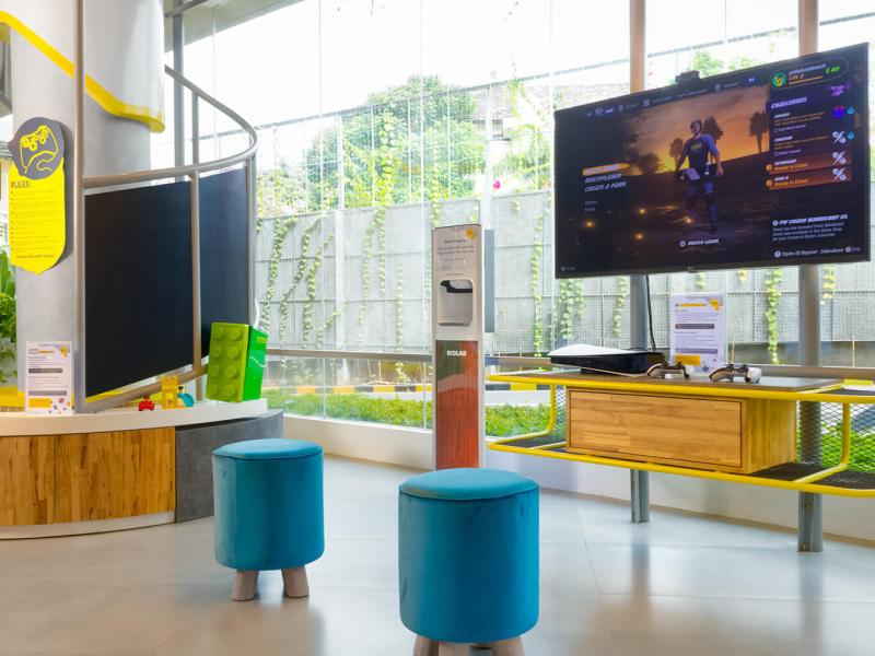 YELLO KUTA BEACHWALK BALI