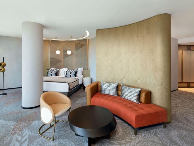 Paragraph Freedom Square, A Luxury Collection Hotel