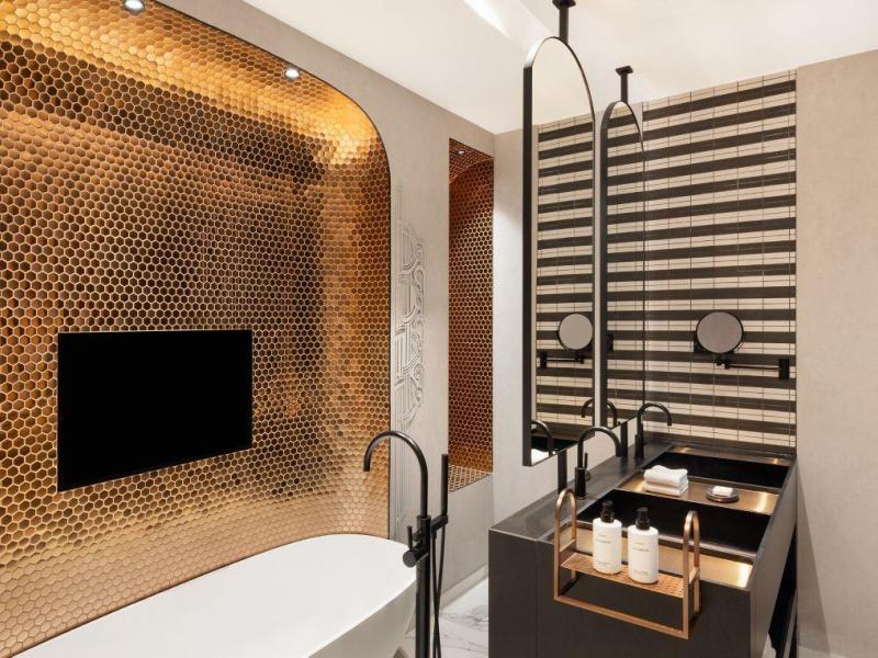 Paragraph Freedom Square, A Luxury Collection Hotel