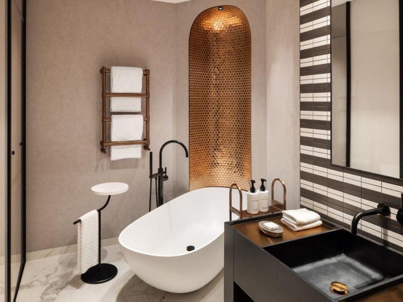 Paragraph Freedom Square, A Luxury Collection Hotel
