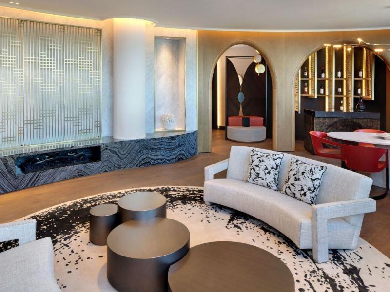 Paragraph Freedom Square, A Luxury Collection Hotel
