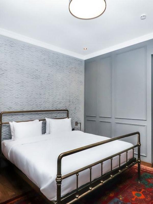 The Blue Fox Hotel
