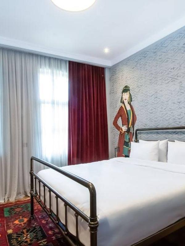 The Blue Fox Hotel
