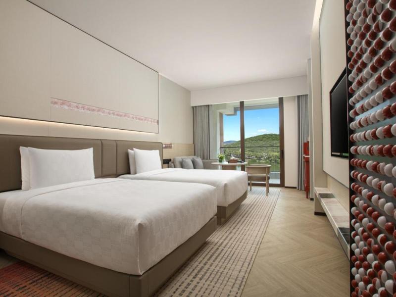 Hualuxe Sanya Yalong Bay Resort, an IHG Hotel