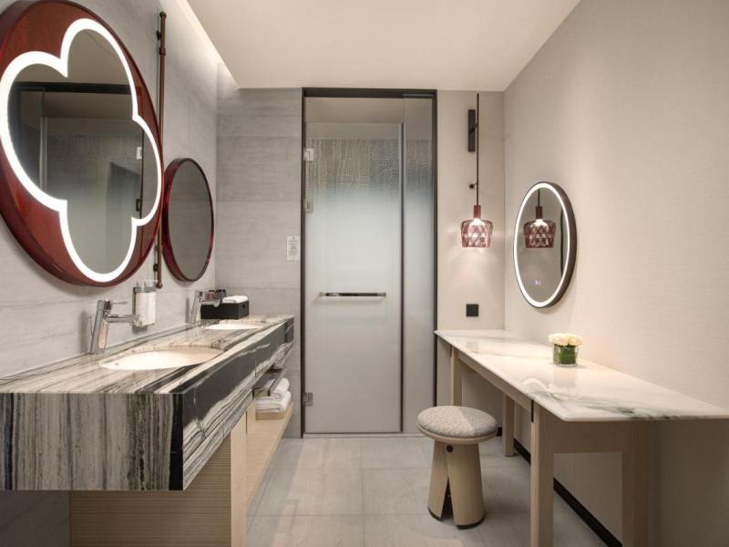 Hualuxe Sanya Yalong Bay Resort, an IHG Hotel