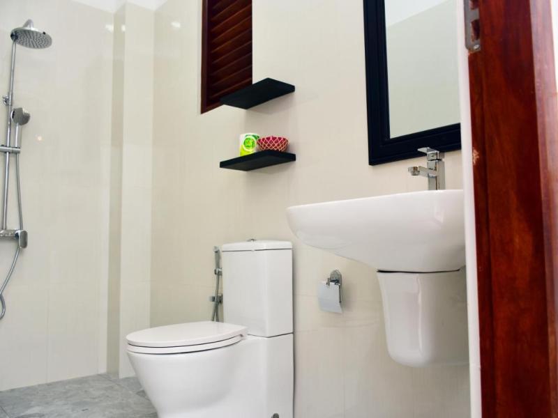 Aliya Aliya Hikkaduwa