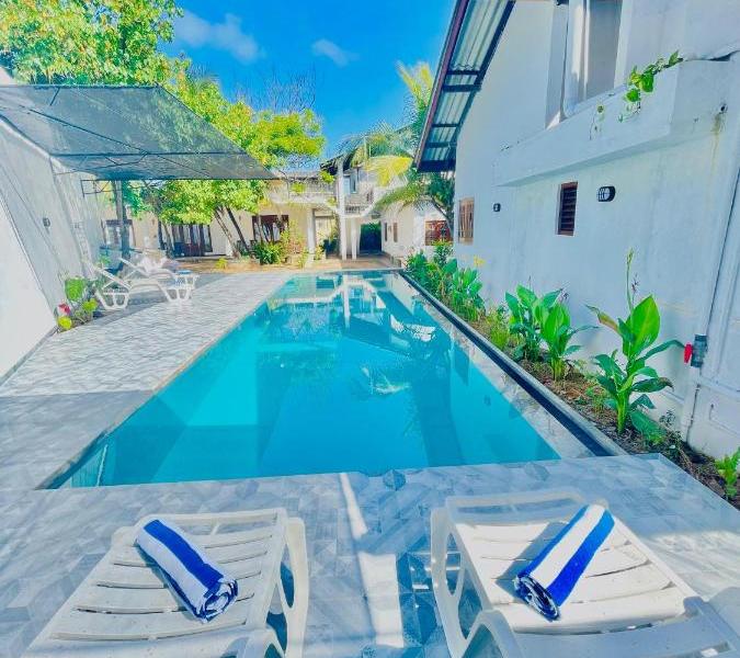 Aliya Aliya Hikkaduwa