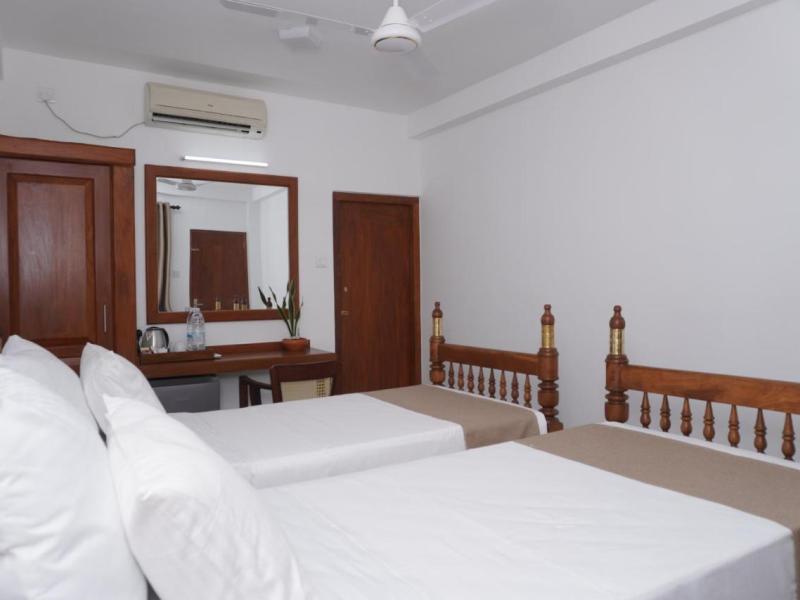 Surf Una Beach Hotel