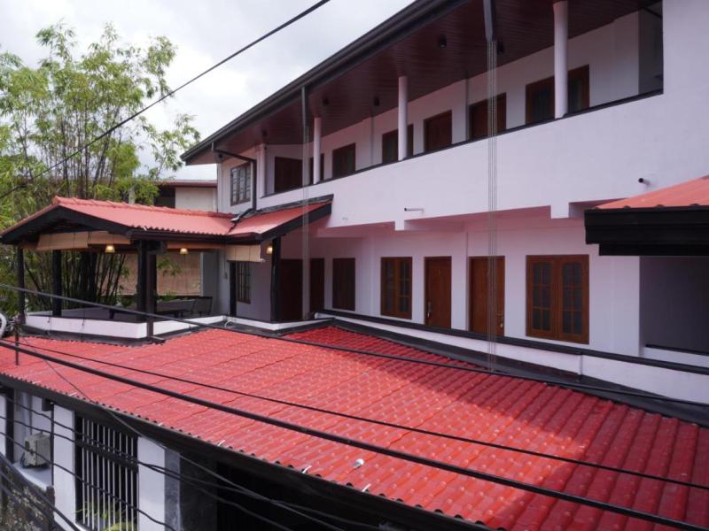 Surf Una Beach Hotel