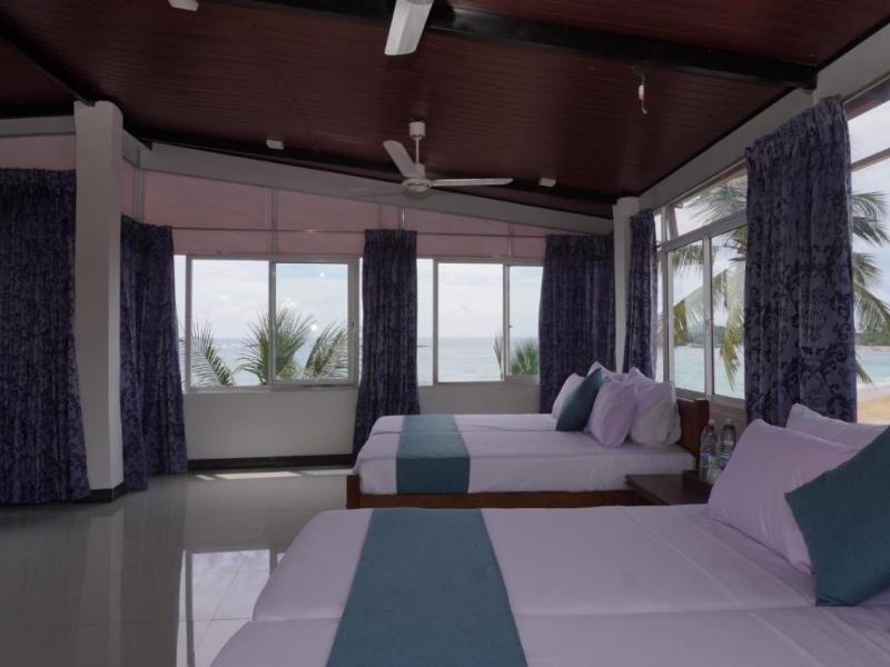 Surf Una Beach Hotel