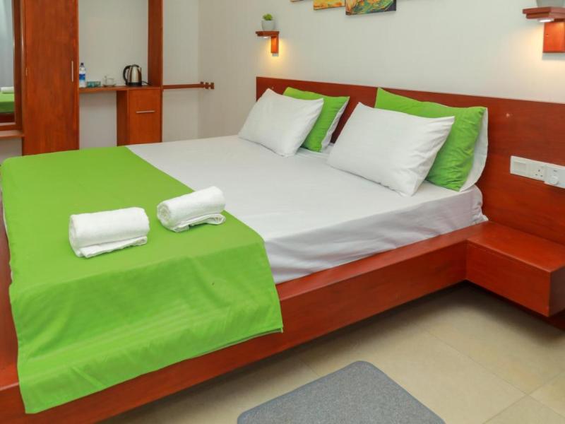 Travellers Hotel Hikkaduwa