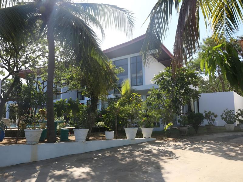 Amanda Beach Resort