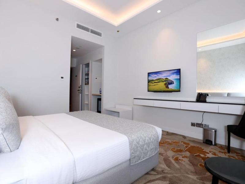 eStay Hotel