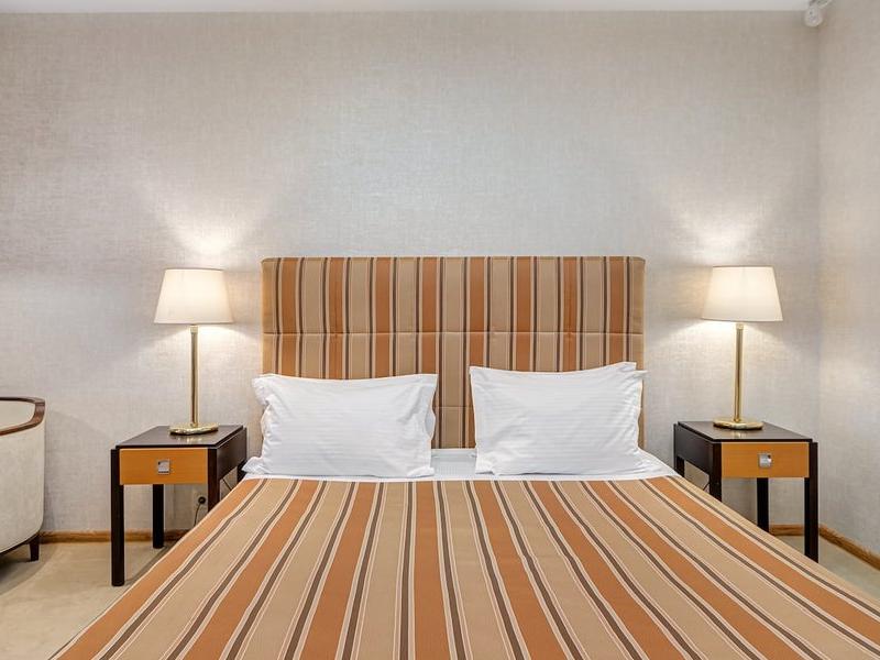 Отель Ревиталь Парк