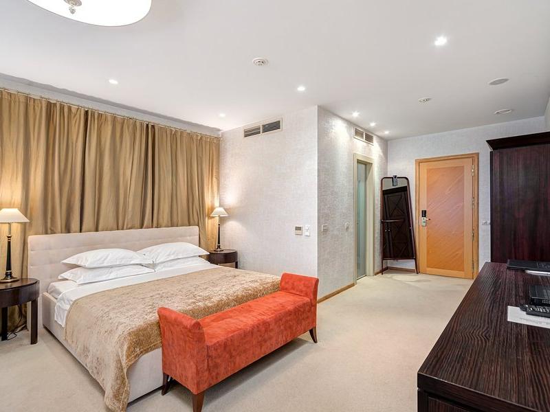 Отель Ревиталь Парк