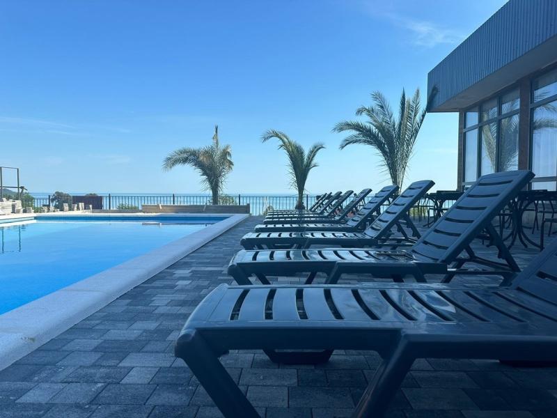 Manresa Resort Hotel