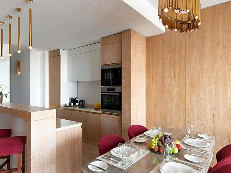 The Bentley Luxury Hotel and Suites