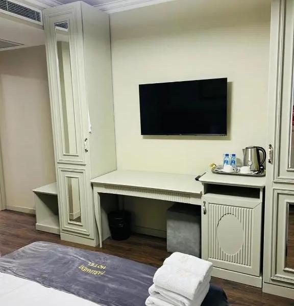 Parliament Hotel & Restaurant