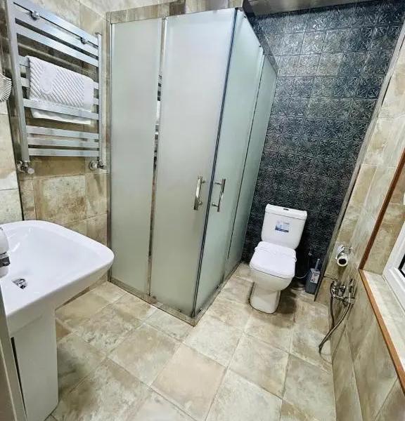 Parliament Hotel & Restaurant