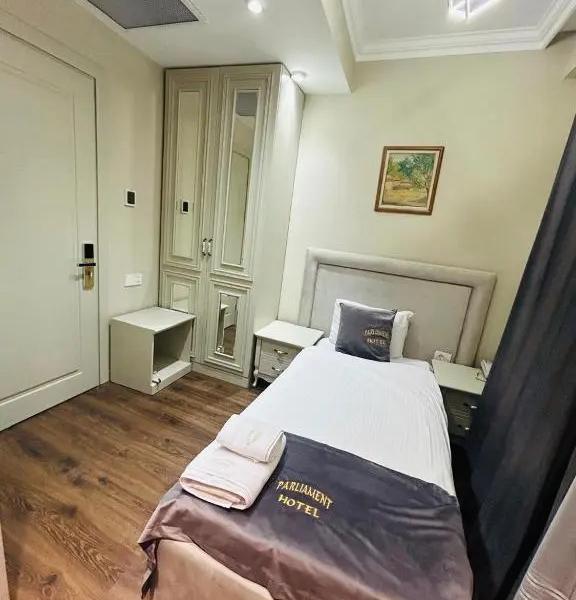 Parliament Hotel & Restaurant