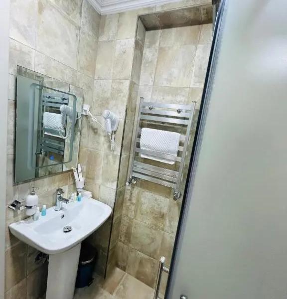 Parliament Hotel & Restaurant