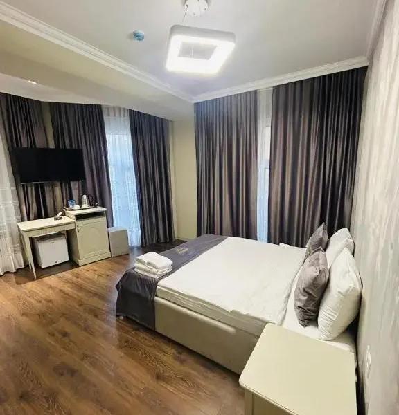 Parliament Hotel & Restaurant