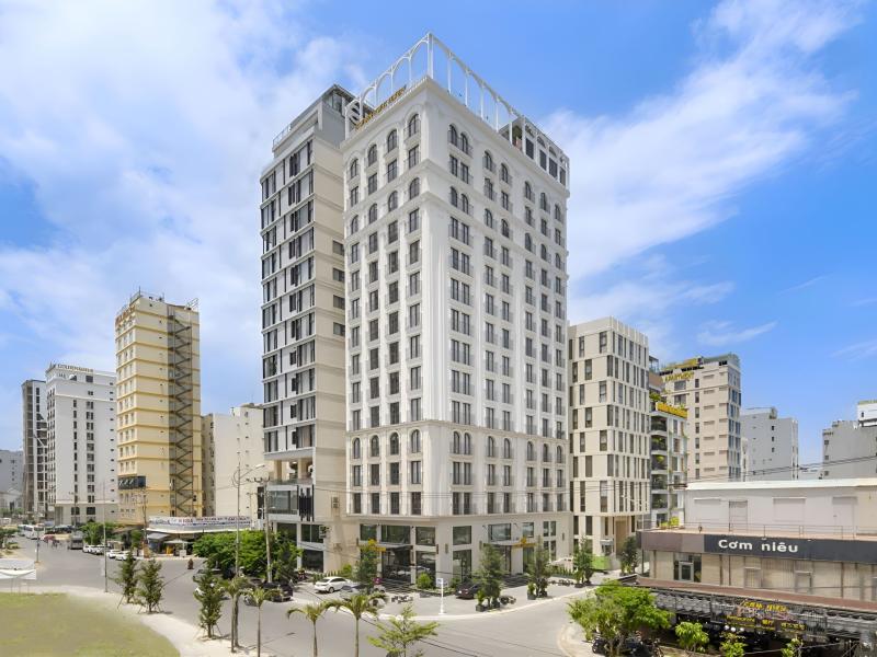 Golden Lotus Luxury Hotel Da Nang