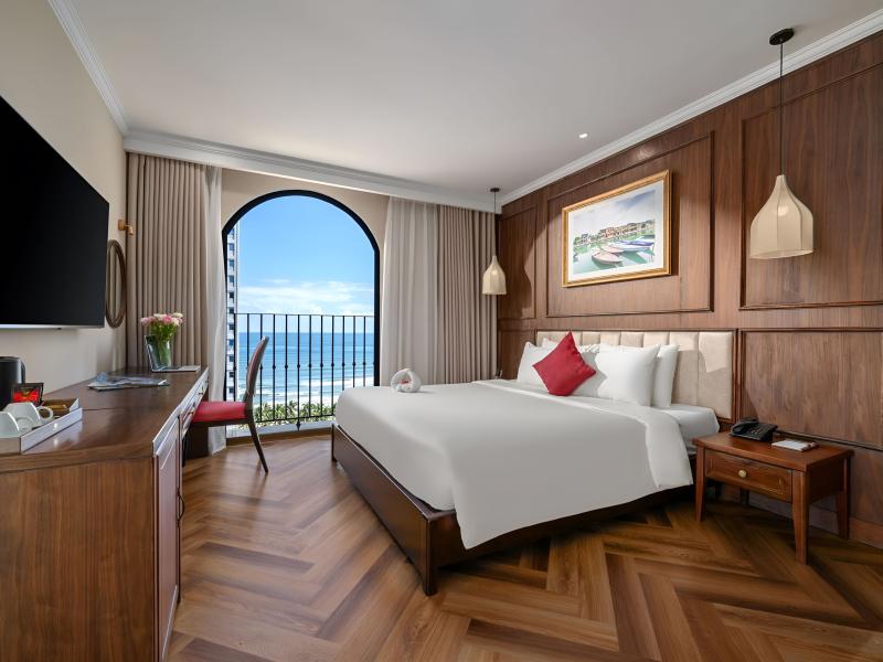 Golden Lotus Luxury Hotel Da Nang