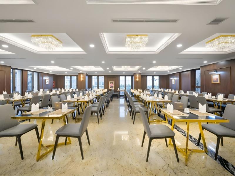 Golden Lotus Luxury Hotel Da Nang