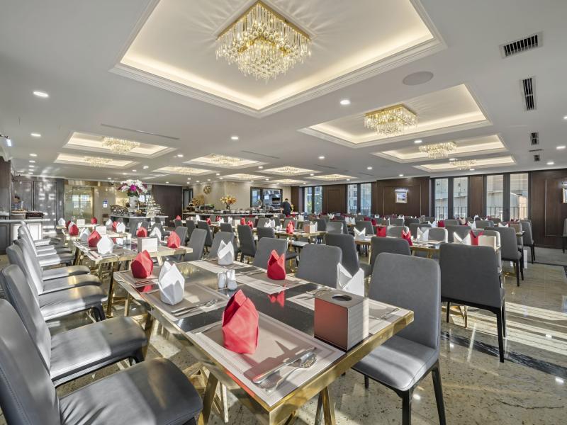 Golden Lotus Luxury Hotel Da Nang