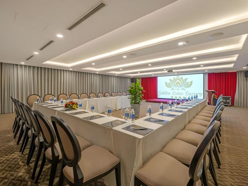 Golden Lotus Luxury Hotel Da Nang