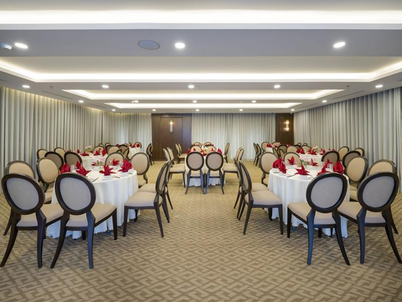 Golden Lotus Luxury Hotel Da Nang
