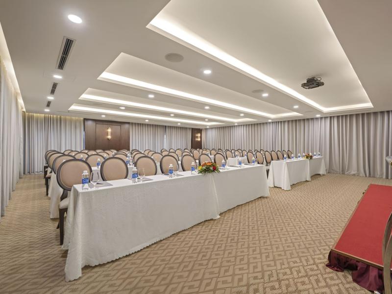 Golden Lotus Luxury Hotel Da Nang