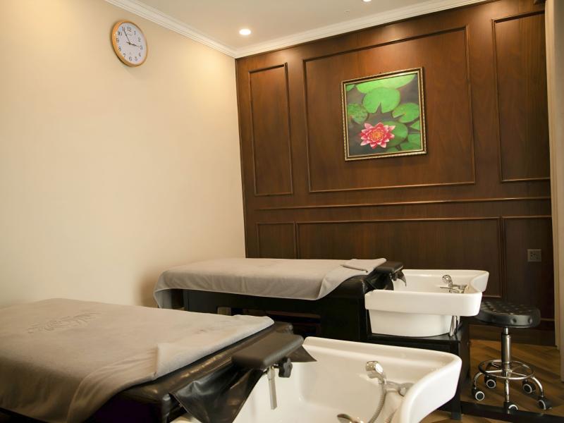 Golden Lotus Luxury Hotel Da Nang