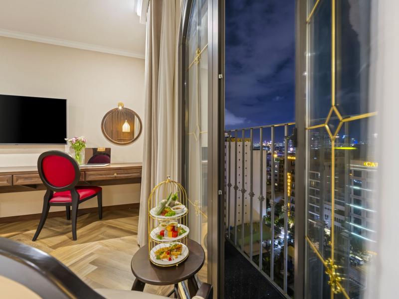 Golden Lotus Luxury Hotel Da Nang