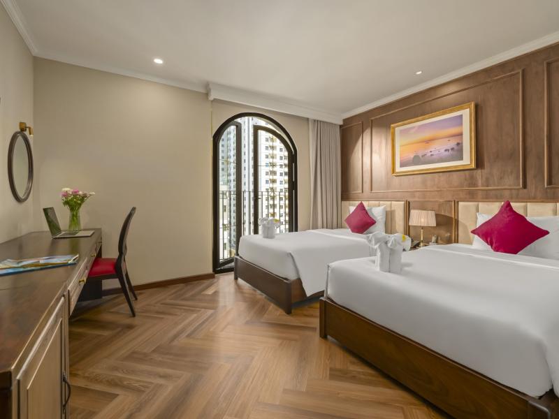 Golden Lotus Luxury Hotel Da Nang