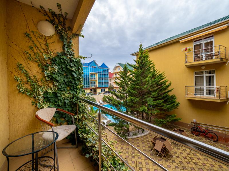 Каскад (ул. Станиславского, д. 26)