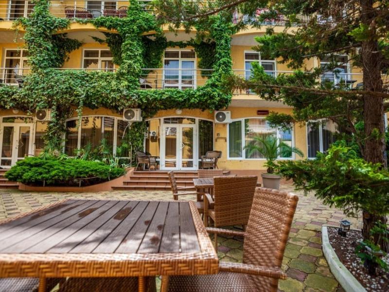 Каскад (ул. Станиславского, д. 26)