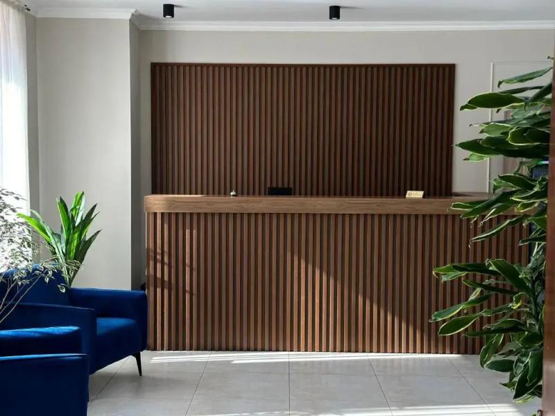 Rose Hotel