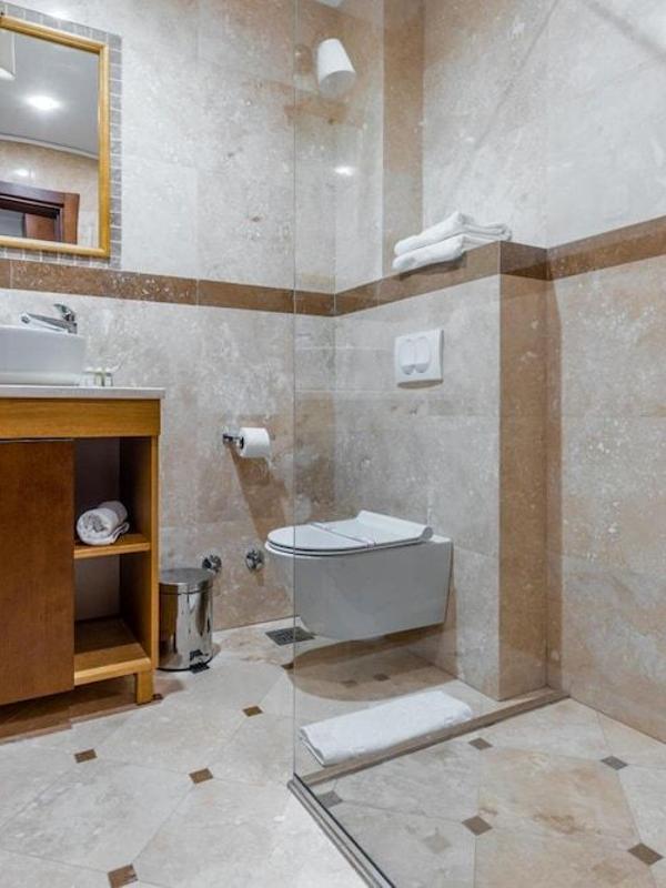 Hotel Plaza Lucice
