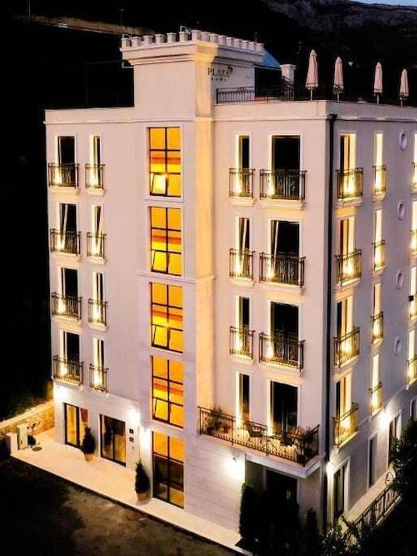 Hotel Plaza Lucice