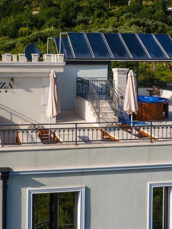 Hotel Plaza Lucice