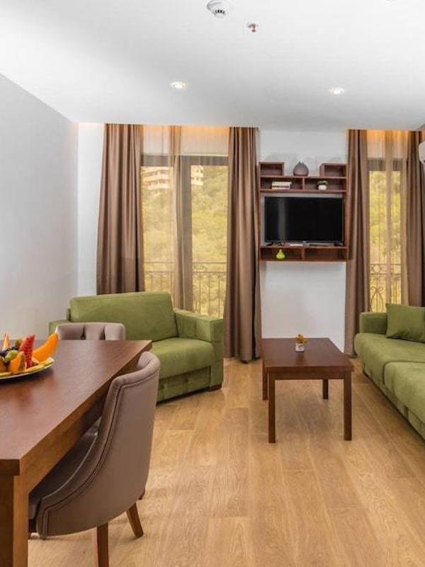 Hotel Plaza Lucice