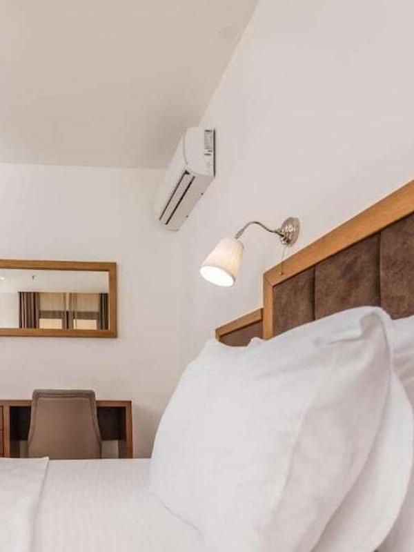 Hotel Plaza Lucice