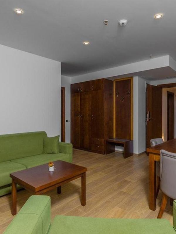 Hotel Plaza Lucice