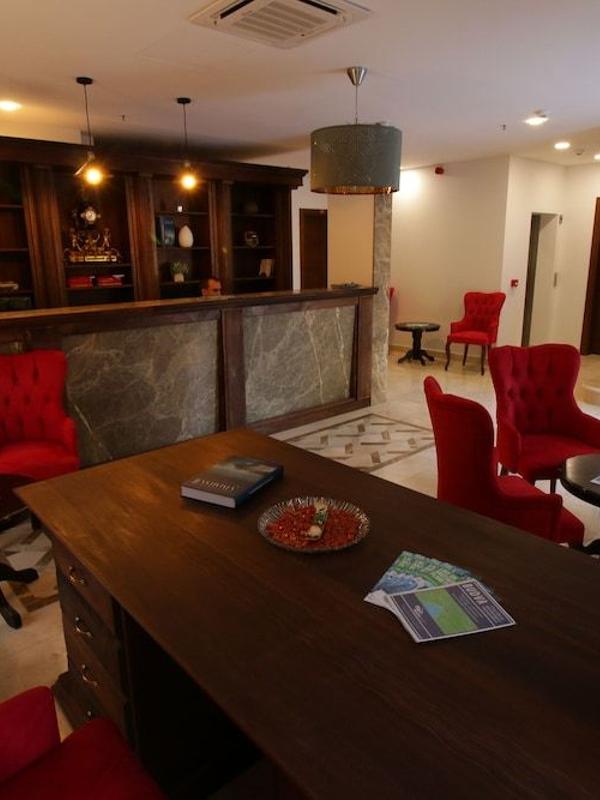 Hotel Plaza Lucice