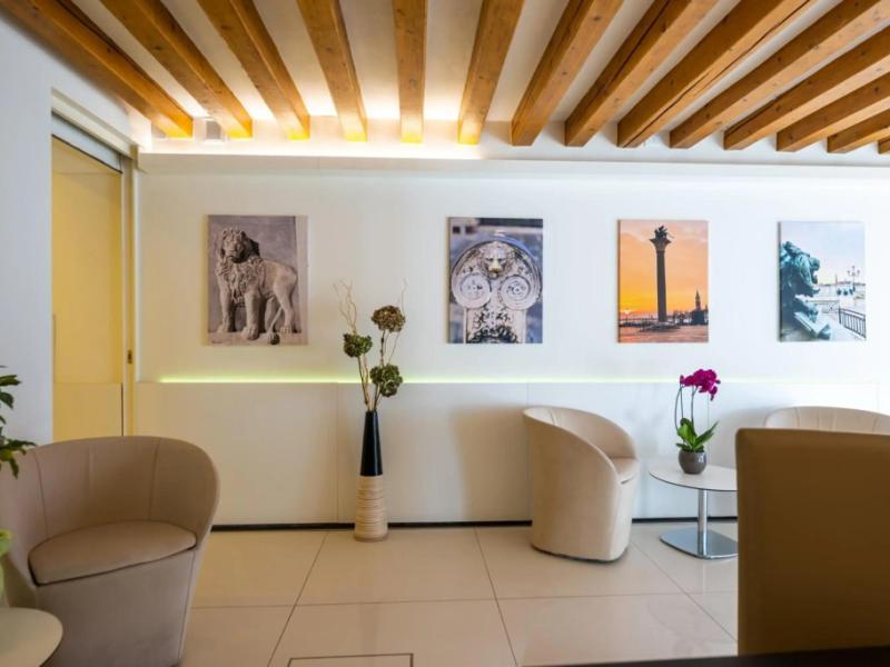 Leone Hotel