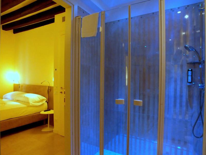 Leone Hotel